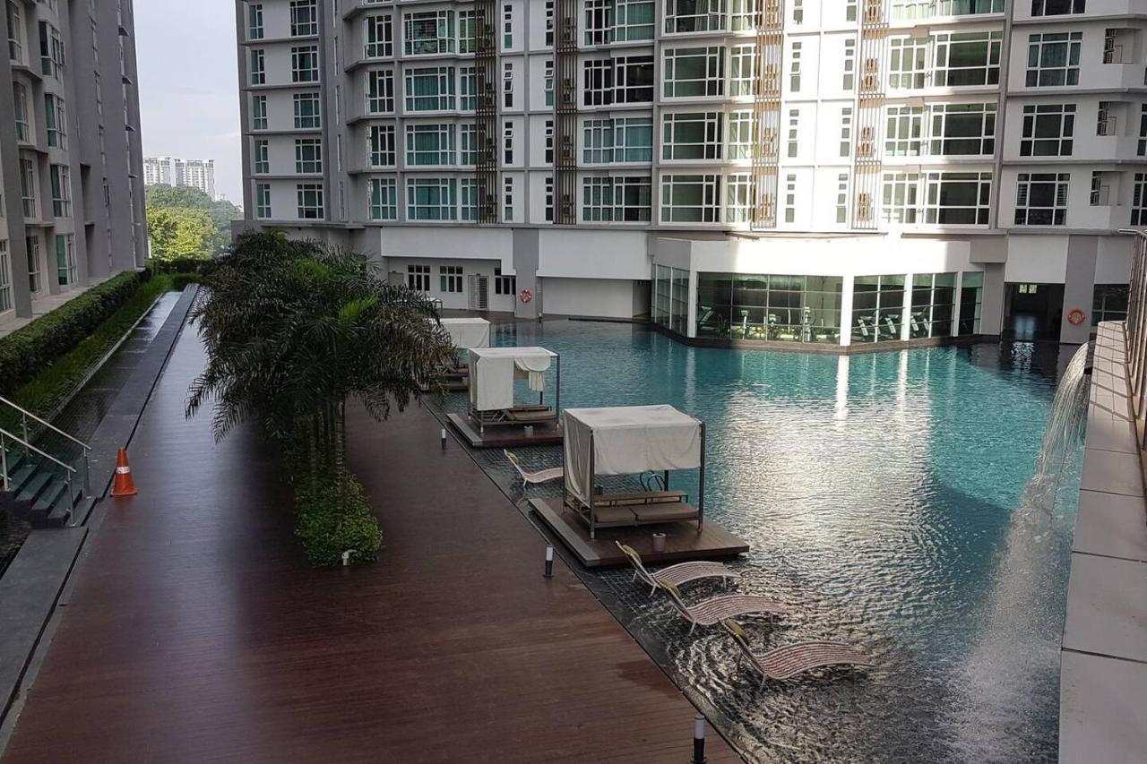 Homestay Kuala Lumpur ; Terminal Tbs ; Bukit Jalil Exterior photo