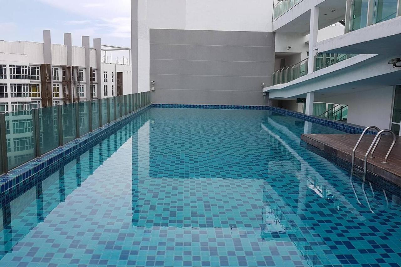 Homestay Kuala Lumpur ; Terminal Tbs ; Bukit Jalil Exterior photo